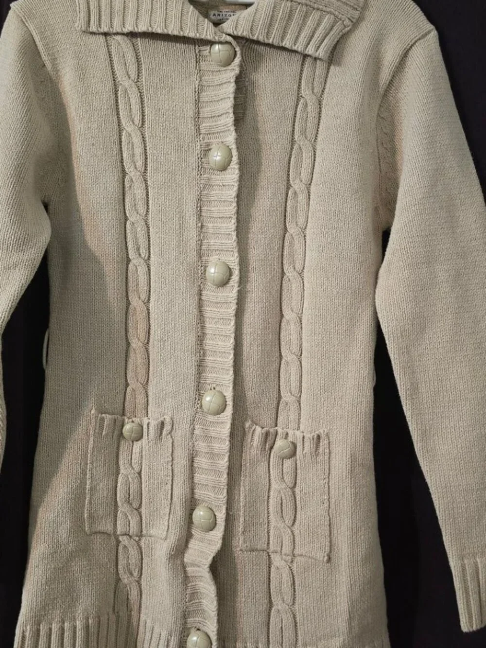 NWOT M (L-Runs Small) Arizona Jean Company Tan /Beige Cardigan L-Sleeves Sweater